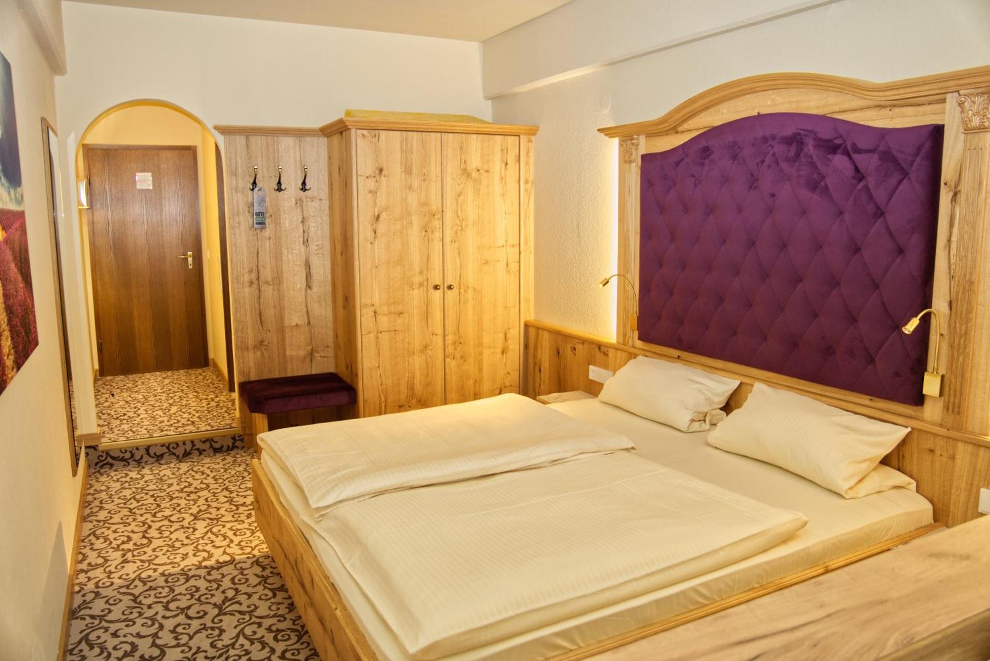 Hotel Gondel Altenkunstadt Екстер'єр фото