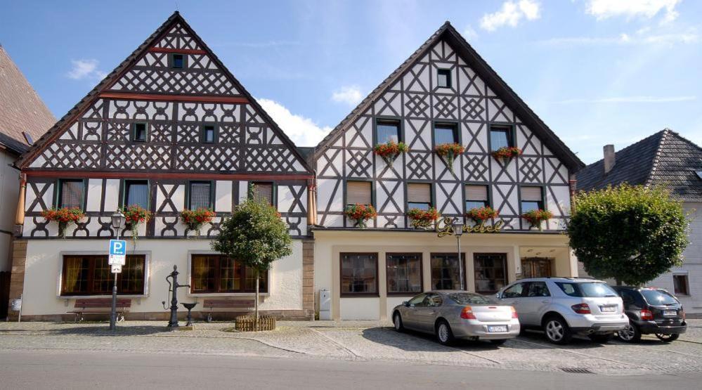 Hotel Gondel Altenkunstadt Екстер'єр фото