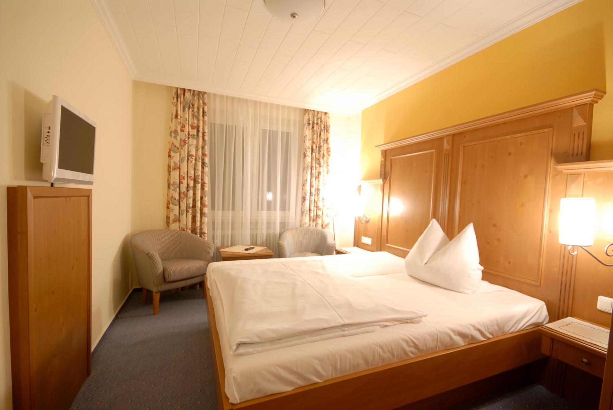 Hotel Gondel Altenkunstadt Екстер'єр фото