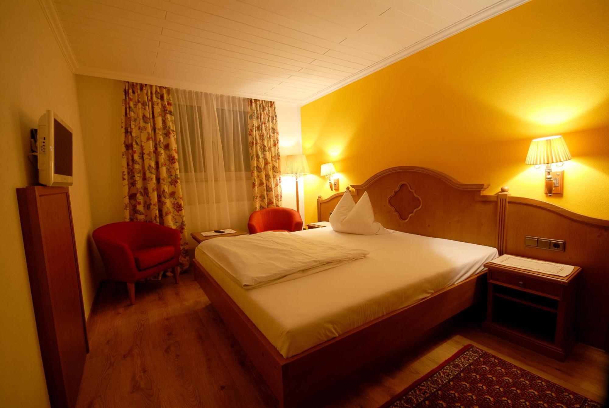 Hotel Gondel Altenkunstadt Екстер'єр фото