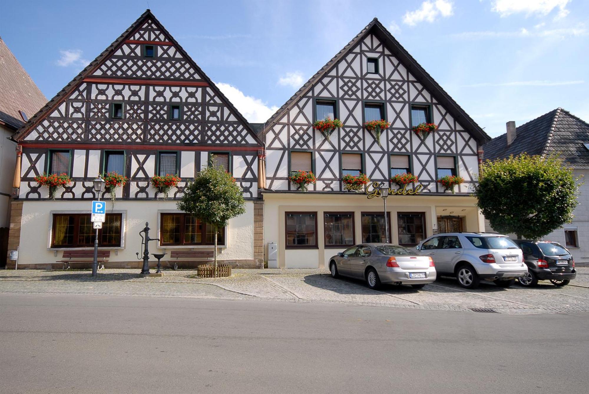 Hotel Gondel Altenkunstadt Екстер'єр фото